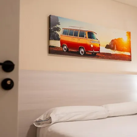 San Fernando Street Apartment *